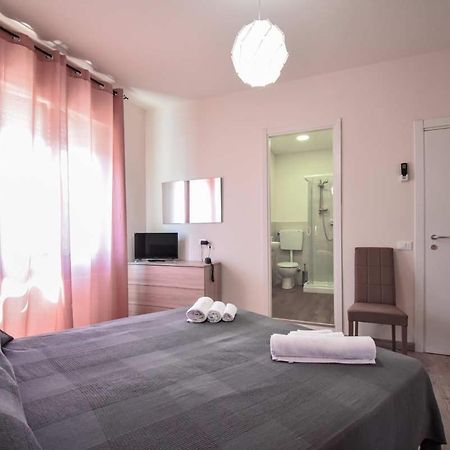 Hotel La Pineta Carrara Bagian luar foto