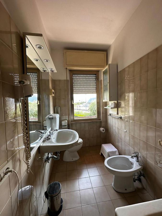 Hotel La Pineta Carrara Bagian luar foto