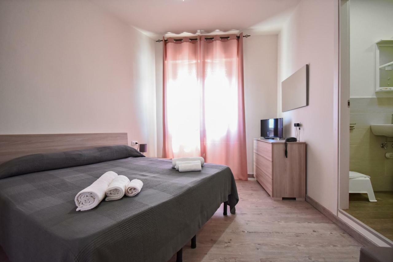 Hotel La Pineta Carrara Bagian luar foto