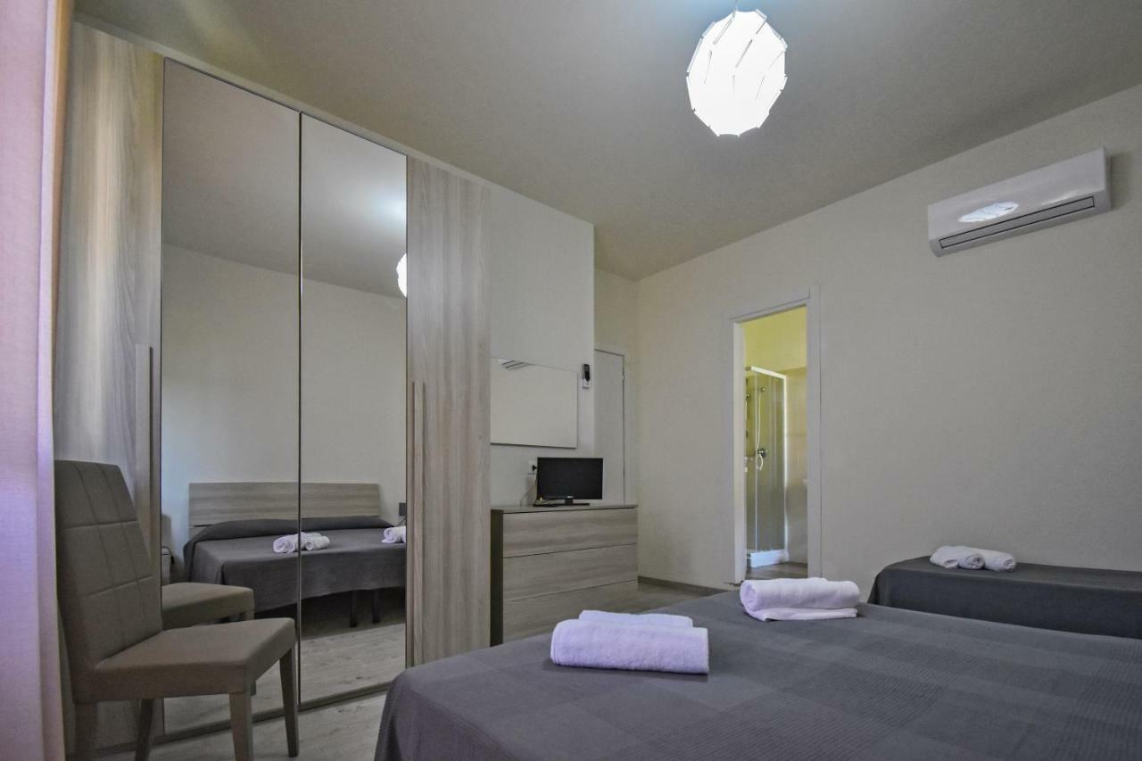 Hotel La Pineta Carrara Bagian luar foto